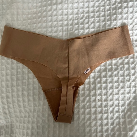 Brand New with Tag - Victoria’s Secret panties (5) - Picture 5 of 11